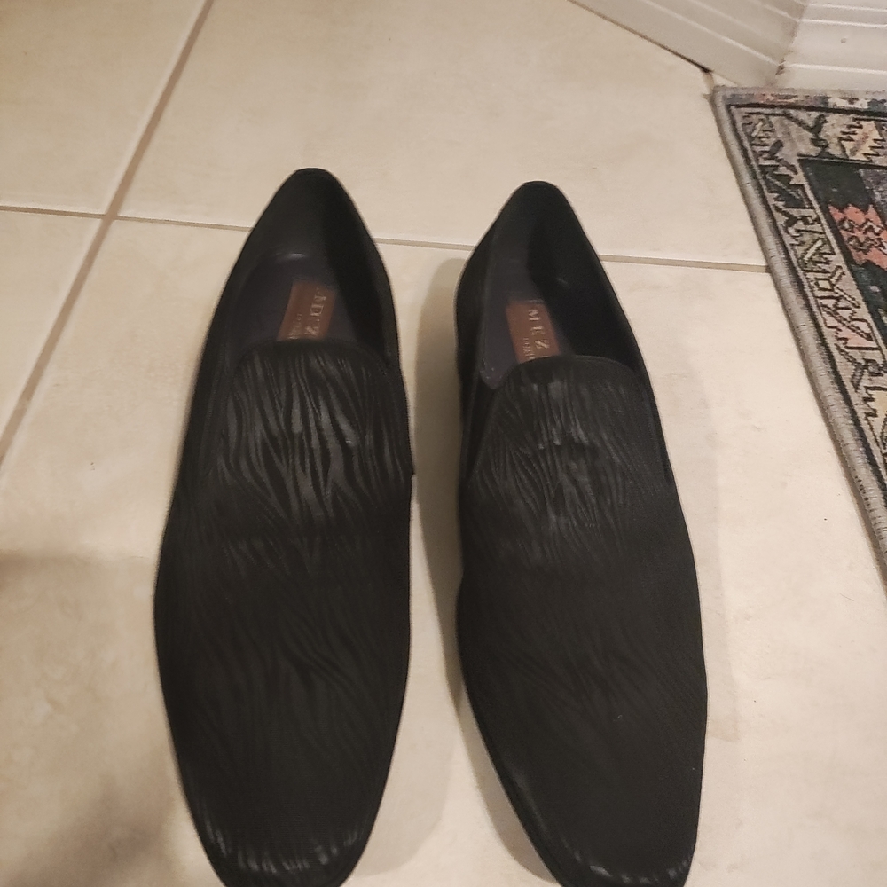 Mezlan Black Textured Loafers